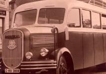 Punčochářská firma Elite Varnsdorf si nechala na prodlouženém nízkém podvozku Škoda 404 DN postavit v letech těsně po druhé světové válce tento luxusní podnikový autobus.