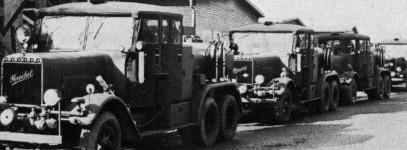 Fotografie transportu série nových zásahových požárních vozů k jednotkám Luftwaffe pochází někdy z konce února 1941. Vyobrazená kolona byly licenční vozy od firmy Magirus z Ulmu.