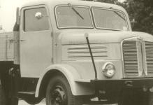 Na zkráceném podvozku stavěný silniční tahač měl označení Horch Z 3.