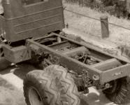 Posledním vozem Mack, který ještě měl řetězový pohon zadních kol, byl typ FW. Provedení na obrázku je z roku 1947, tedy skutečně až po druhé světové válce!