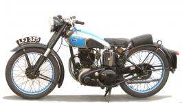 B.S.A. 250 ccm OHV (typ C 11 - De Luxe)  rok vroby 1950.