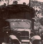 Čtyřválcová verze německého nákladního vozu Ford - na snímku původně civilní vůz s plechovou kabinou, zrekvírovaný pro potřeby Wehrmachtu.