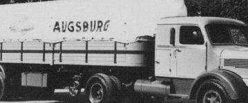 Z roku 1954 pocházel tento dálkový tahač Krupp Mustang s návěsem od firmy Kässbohrer, který už měl v zadní části prodloužené kabiny prostor pro spaní.
