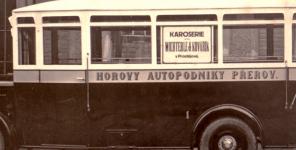 Továrnou karosovaný autobus pro soukromou dopravní firmu Horovy autopodniky Přerov.