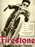Reklama na pneumatiky Firestone s protiskluzovým vzorkem, kde figury dezénu se skládají s nápisů NON SKID ( ne skluz). Motocykl na obrázku z dřevěné klopené dráhy je americký závodní speciál Indian.