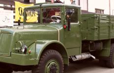 Excelentn renovovan vojensk valnk Tatra 111 NR ze soukrom sbrky p. Jiho Hlacha, vystavovan pi pleitosti Veteran Rallye 