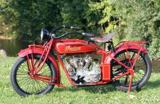 1922 Indian Scout zleva