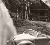 Cestovatel F. A. Elstner zkouší prototypového Minora v Českém Ráji v roce 1947
