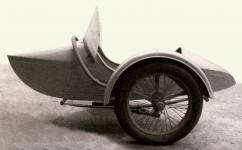 Snad nejznámější ze sidecarů Tůma byl sportovní sidecar s karoserií typu 