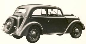 Tovární fotografie standardní dvoudvéřové limousiny Opel Olympia model 1936.