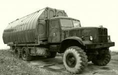 Armdn enijn specil - transportr poton na podvozku KrAZ 255 B1 s uspodnm nprav 6x6.