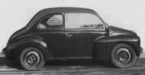 Tovrn snmek druhho (tmav ervenho) prototypu R4CV z roku 1943