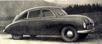 Fotografie Tatraplanu v provedení 1949, která byla použita jako ilustrace k Testu AKRČs,  zveřejněném v červnovém čísle (82) Světa motorů 1950.