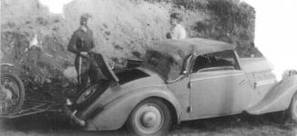 Hansa 1100 roadster 2+1 (zak�zkov� proveden� bez stupa�ek), vlevo V�clav 