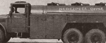 Vojenské provedení cisterny Tatra 111 C z továrního propagačního letáku.