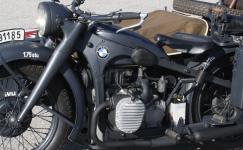 Sanitn verze BMW R 12 zleva