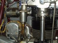 Detail hlavy jednovakovho motoru.