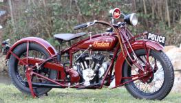 Indian Police Scout  1930 byl Holkv druh vlastn motocykl - dnes stoj v Jihoeskm motocyklovm museu v eskch Budjovicch.