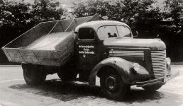 Tstrann sklp s devnou korbou na podvozku s kratm rozvorem vyroben koncem roku 1939.