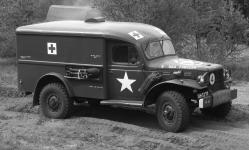 Sanitn Dodge WC-54 z roku 1943 na srazu vetern - kvli spoteb u 