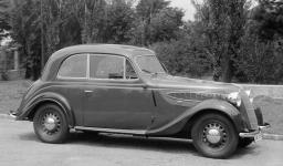 BMW 320 Limousine (provedení 1937) - tovární foto zprava.