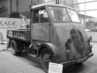 Peugeot DMA po válce přestavěný na odtahový vůz Garáží Belleville – dnes exponát muzea.