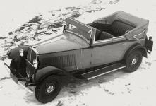 �koda 633 - tent�� kabriolet, ale s otev�enou st�echou na tov�rn�m sn�mku 63-1193  (archiv Ho���lek)